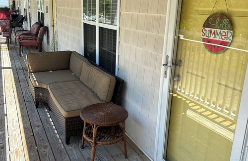 White Lake House | Spacious townhome in private community with community pool and lake access