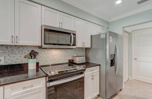 Fernandina Beach House | Spacious Two-Level Beach Wood Villa on Amelia Island Resort!