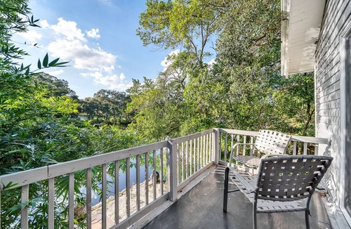 Old Seminole Heights Apartment | ⤜Spacious Urban RiverEdge Loft With Soaking Tub⤛