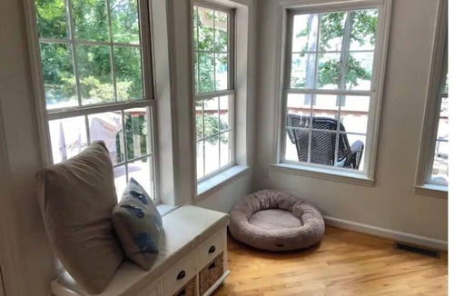 Moneta House | Spacious Waterfront House for the Perfect Getaway
