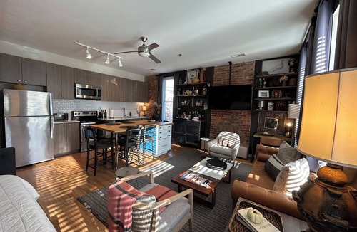 MLK University Apartment | Speakeasy Cityscape Flat - Downtown Chattanooga