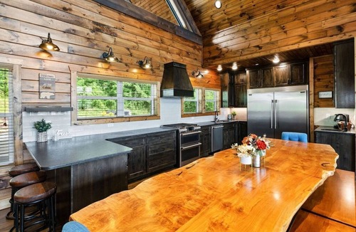Gatlinburg Cabin | Special Discounts! 2 Hot Tubs! Views!