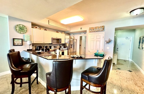 El Centro Beach Condo | Spectacular 3rd floor 2BR/2BA beach-front condo.