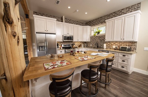 Central House | Spectacular Spacious 3 Bdrm/2 Full Bath Escape near Clemson
