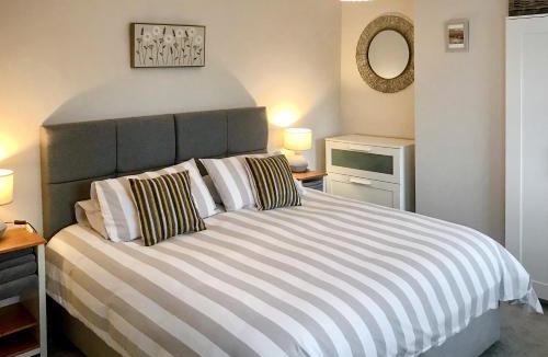 Parkgate House | Spring Cottage