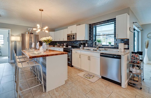 Forest Oaks House | Spring Hill Vacation Rental w/ Private Pool