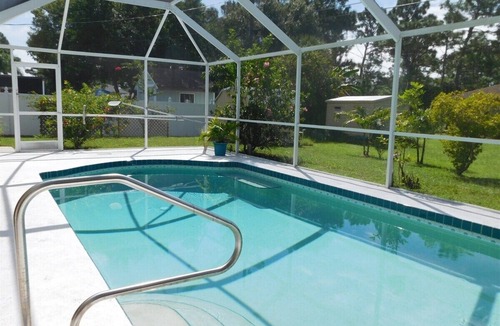 Englewood East House | St Catherines Ave - Englewood centrally located pool home