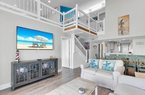 Meadows House | St Kitts - Downtown Waterfront Penthouse Pool Dock Parking