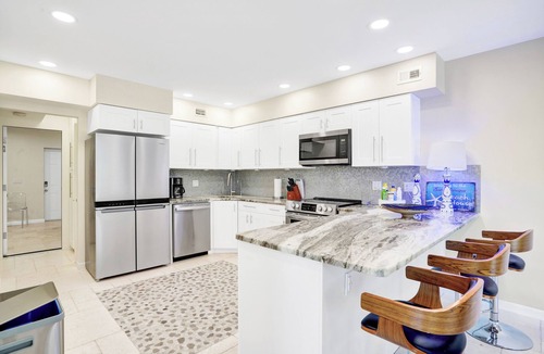 St. Pete Beach House | St Pete Upham Beach Private Boutique Pool