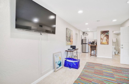 St. Pete Beach House | St Pete Upham Beach Private Boutique Pool