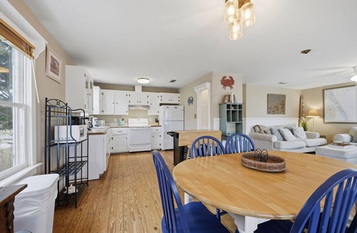 Colington Harbour House | Starfish Hideaway - Waterfront Getaway
