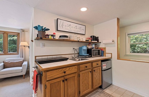Valley Creek Run Apartment | Starswept Studio- Close to Skiing, Brewery, & Breakfast, Close to GSMNP and BRP.