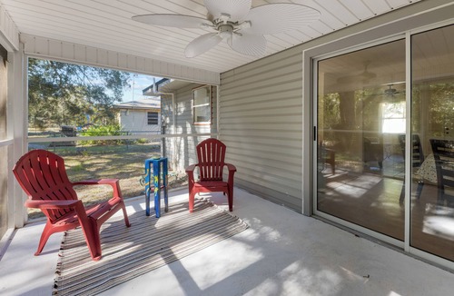 Panacea House | Stay at Panacea Palms, a charming 3/2 less than 1 mile from local boat ramp!