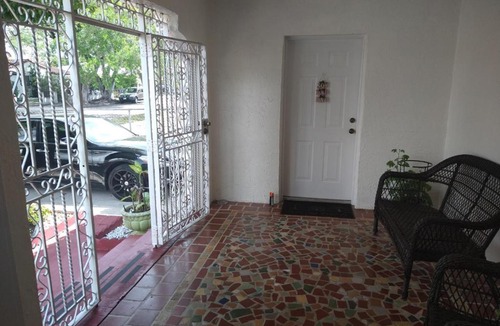 Coral Way Apartment | Stay in Miami heart