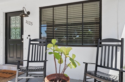 Middle River Terrace House | Stay in Style!7 min from the beach! Gorgeous home; relaxing yard!