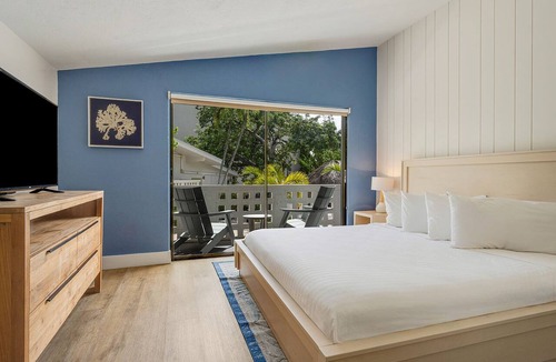Islamorada Hotel | Stay, Unwind & Recharge | Experience Islamorada | Pool, Free Breakfast & Parking