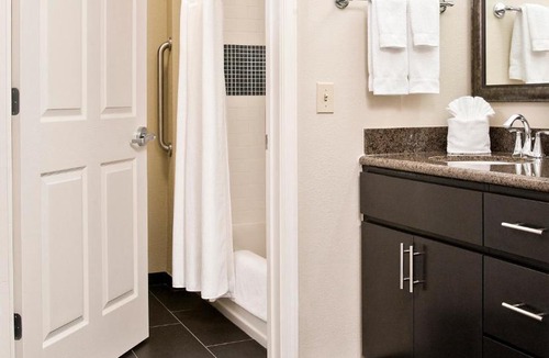 Ballantyne Hotel | Staybridge Suites - Charlotte Ballantyne by IHG