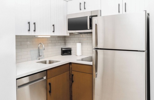 West End Hotel | Staybridge Suites Nashville - Vanderbilt Area by IHG
