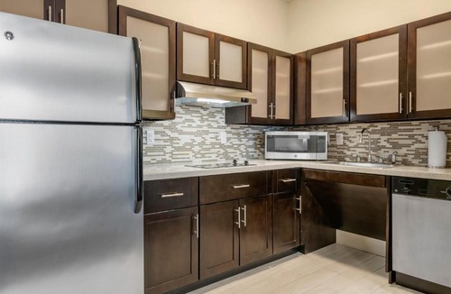 St. Petersburg Hotel | Staybridge Suites St. Petersburg FL by IHG