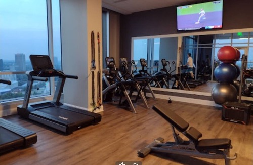 South Downtown Hotel | Steps from Centennial Park. Atl Studio, beautiful views. Downtown fun awaits!