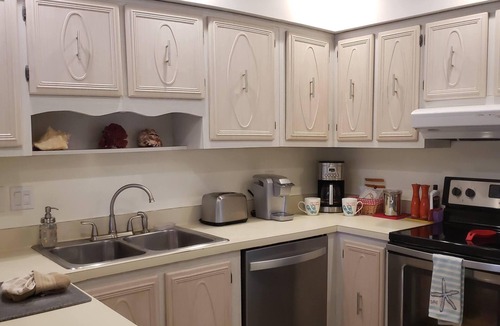 St. Augustine Beach Villa | STEPS TO BEACH!POOLS,TENNIS,2BR/2BA VILLA,CLEAN,QUIET,WIFI 5STAR REVIEWS!