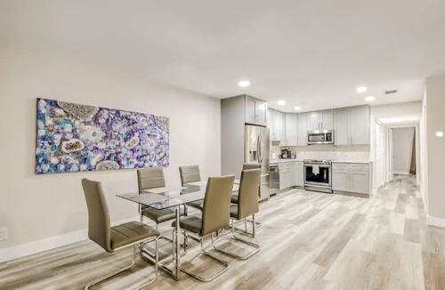 Palm Beach Shores Condo | Steps to Beach: Hot Tub, Fire Pit & Dog-Friendly