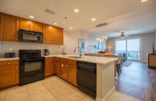 El Centro Beach Condo | Sterling Breeze 1402 Walk to Pier Parkn