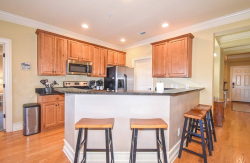 Dadeville Apartment | Stoneview Lakeside Dreams, 3BR Stillwaters Lake Condo