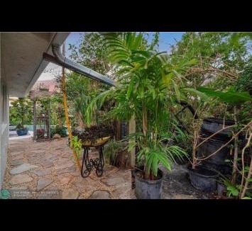 Pompano Beach House | Strawberry Moon