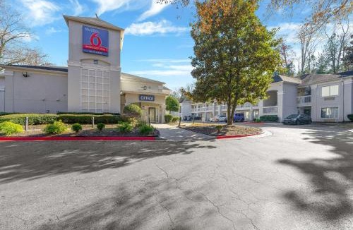 Tucker Hotel | Studio 6 Extended Stay - Tucker, GA - Atlanta Northlake