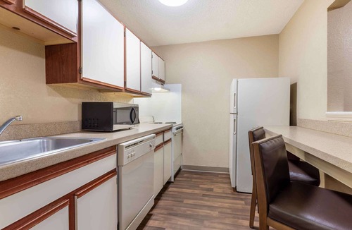 Executive Park Hotel | Studio 6 Suites Charlotte, NC - Tyvola Rd/Executive Park