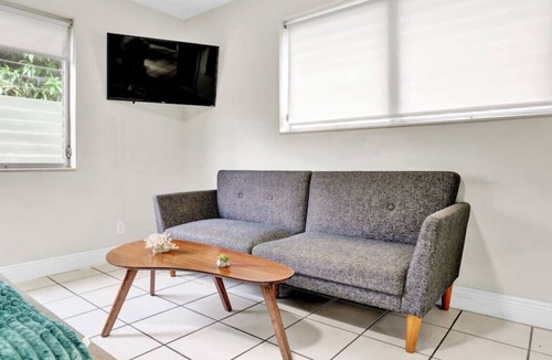Lake Ridge Apartment | Studio APT Close to Sunrise Blvd and Galleria Mall