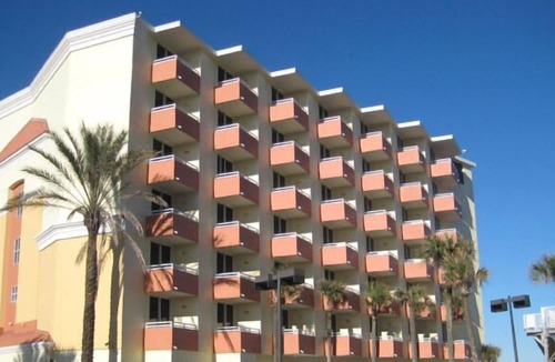 Bostroms Apartment | STUDIO FOR 2~ BEACH FRONT RESORT~AMAZING VIEWS~PIER FISHING BOATING POOLS & MORE
