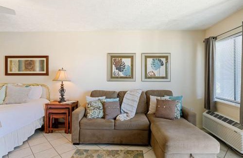 El Centro Beach House | Studio - Lullwater 299 bottom floor No Elevator!