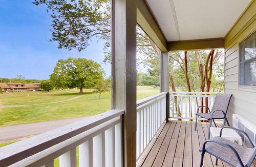 Baneberry House | Studio W Quiet View, Patio, Gym, Games, Dog Friendly