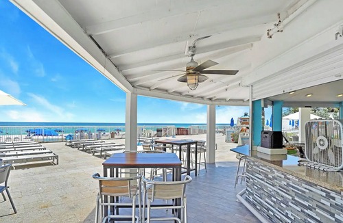 Sunny Isles Beach Apartment | Studio with Beach Access and Panoramic City View!