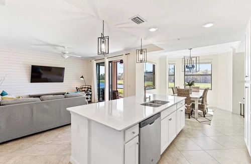 Lakewood Ranch Condo | Stunning 2BR/2BA Unit overlooking the scenic Lakewood National Golf Course