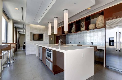 Aurora Highlands Apartment | Stunning 2BR | Laundry | Full Kitchen | Crystal City