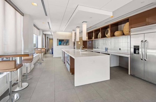 Aurora Highlands Apartment | Stunning 2BR | Laundry | Full Kitchen | Crystal City