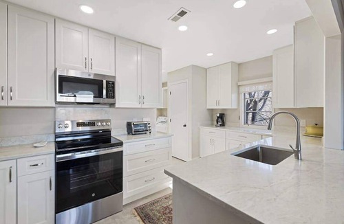 Lake Junaluska House | Stunning 3BR Retreat with Lake Views, Full Kitchen, Fireplace and Central A/C