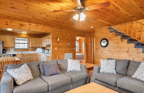 Celina Cabin | Stunning 4 Bedroom Chalet .5 Miles from Dale Hollow Lake
