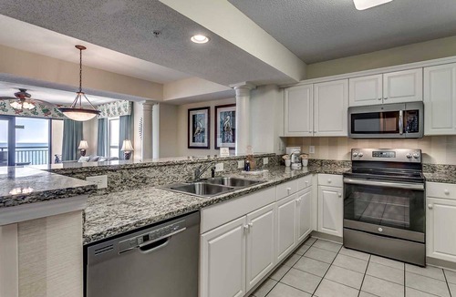 Myrtle Beach Condo | Stunning 4Bdrm Oceanfront Condo: Spacious, Amazing Pools and Amenities