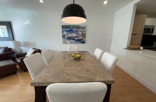 Sunny Isles Beach Apartment | Stunning apt! Oceanview! Parking included