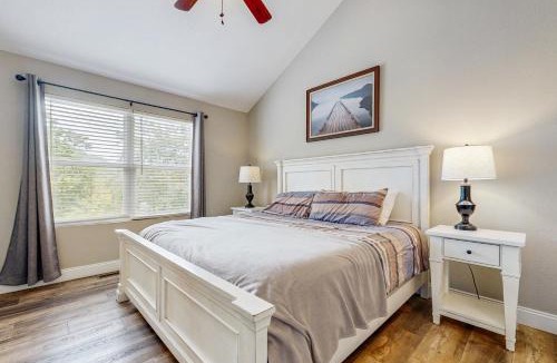 Lakeside Estates House | Stunning Lakeview Home Game Room Dock Hot Tub