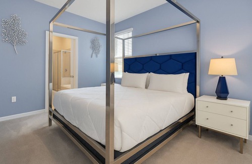 Loughman Bed & Breakfast | Styled Bedrooms in a Resort
