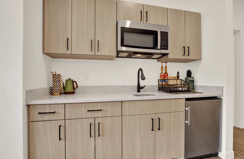 Over-the-Rhine Apartment | Stylish 2BR Suite OTR, Gym, Pool Downtown Access