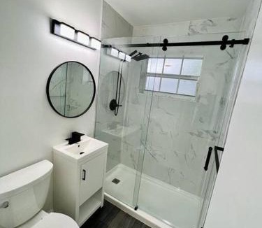 Buena Vista Apartment | Stylish 3/2 centrally located!