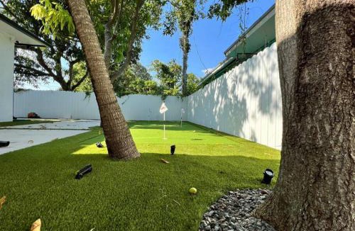 Buena Vista Apartment | Stylish 3/2 centrally located!