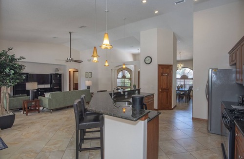Inverness House | Stylish 4-bedroom Villa with Heated Pool