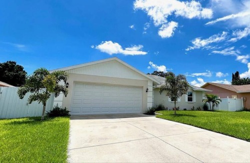 Lake Sarasota House | Stylish and Spacious 3/2 Sarasota home in convenient location